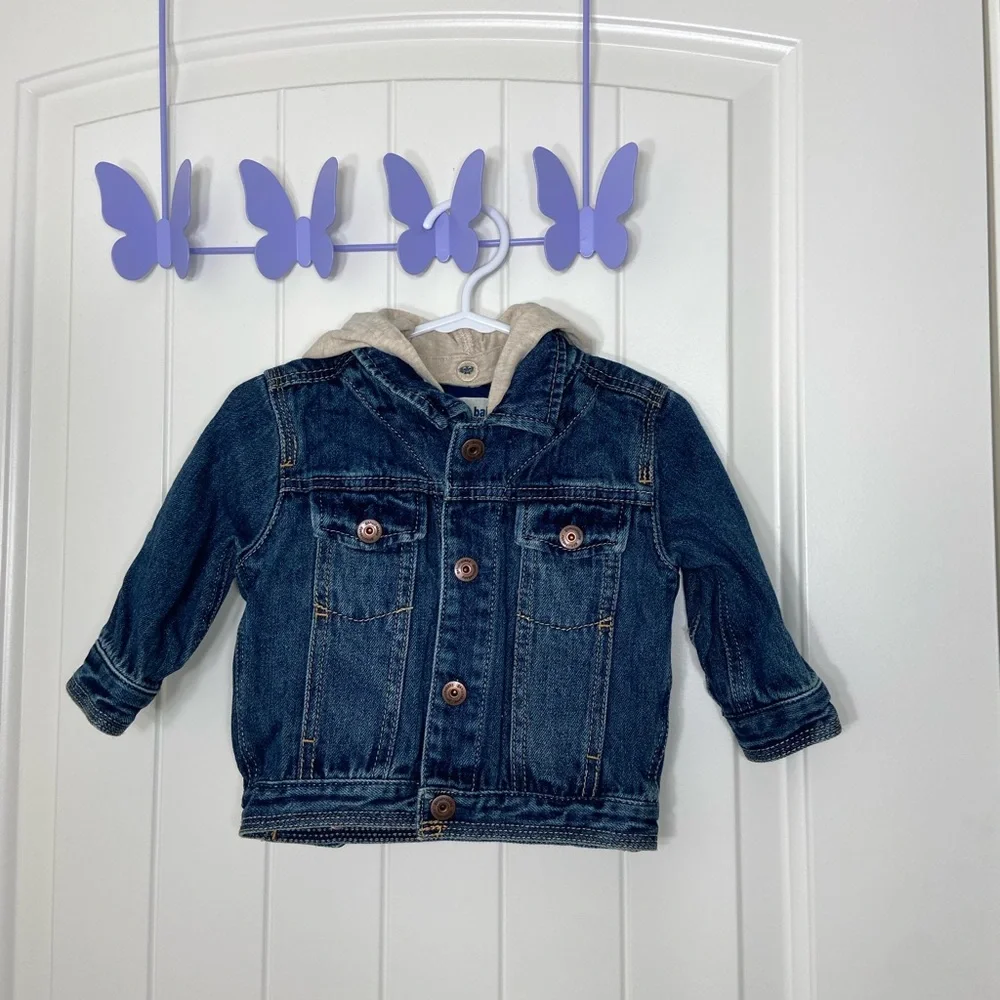NWOT‎ Oshkosh baby medium wash denim button front hooded jacket 9 months